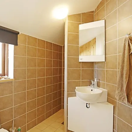 Feriehus Fantastisk Hjem I Aakirkeby Med Køkken Vester Somarken