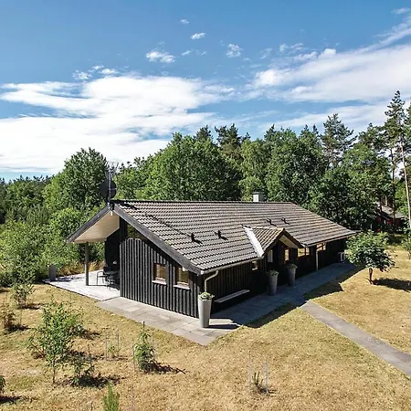 Fantastisk Hjem I Aakirkeby Med Køkken * Vester Somarken
