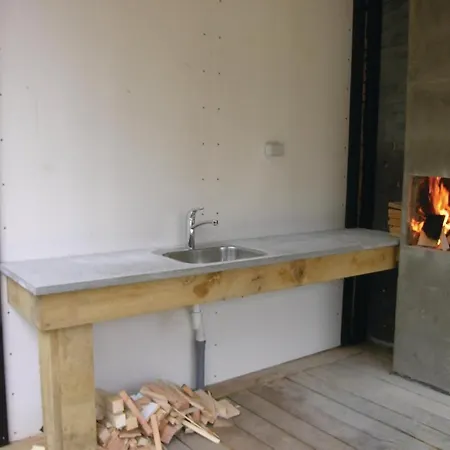 Fantastisk Hjem I Aakirkeby Med Køkken Feriehus